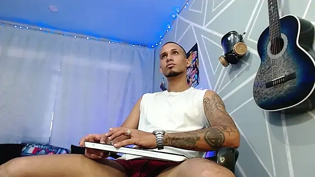 MagnusFrost online show from March 3, 5:02 pm