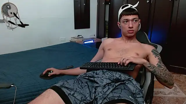 aaron blug online show from December 18, 4:36 pm