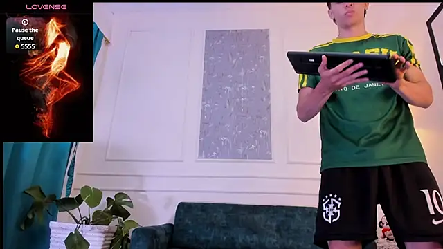 Snapshot of AlessandroDybala chatting on September 10, 1:54 pm AlessandroDybala online show from September 10, 1:54 pm