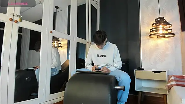 Snapshot of AlessandroDybala chatting on February 20, 12:04 pm AlessandroDybala online show from February 20, 12:04 pm