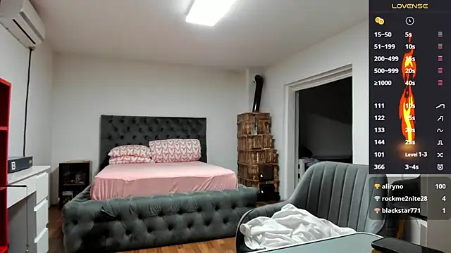 supermanboy94 online show from November 10, 6:40 am