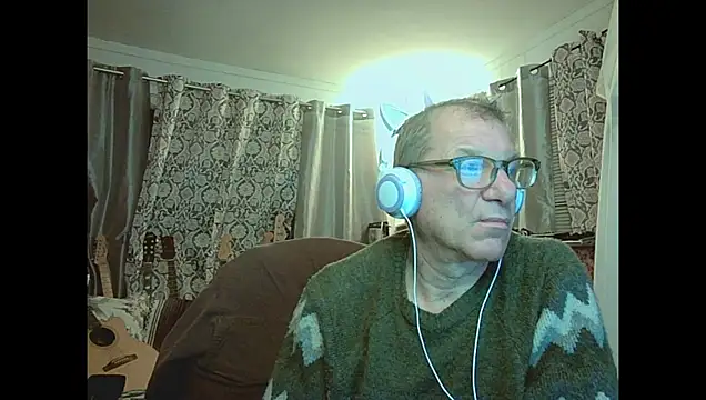 coryassman online show from April 11, 9:57 am