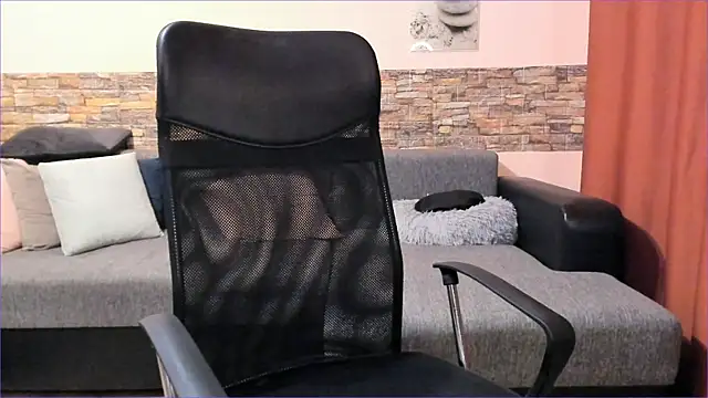 HotHunkTrainer online show from October 23, 8:29 am