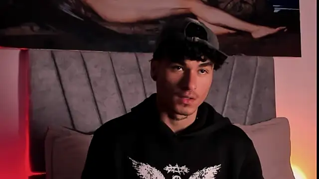 Thomas Fit1 online show from November 4, 2:23 am