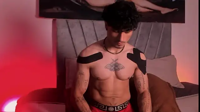 Thomas Fit1 online show from November 25, 2:24 am