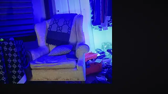 YouLikeBigDick9 online show from March 15, 6:36 am