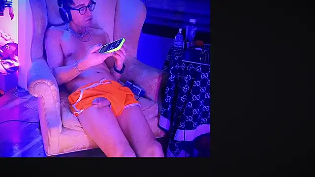 YouLikeBigDick9 online show from February 17, 8:30 am