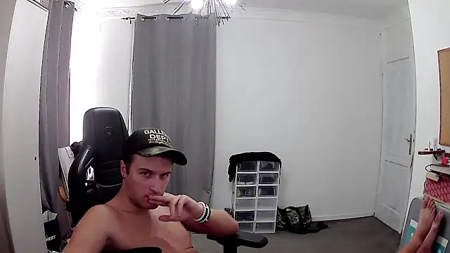 PKrisztian online show from September 29, 6:37 pm