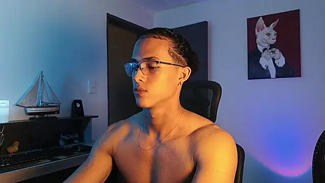 Snapshot of alejo_x3 chatting on November 1, 12:36 am alejo x3 online show from November 1, 12:36 am