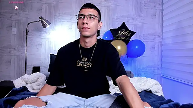 SymonPrince online show from January 11, 11:52 pm