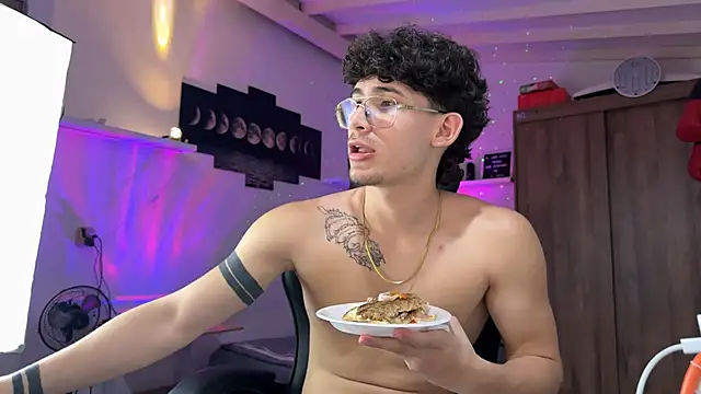 Kisan Smith online show from February 28, 4:00 am