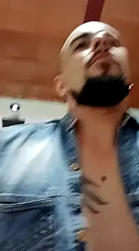 Snapshot of fire_menxxx001 chatting on February 8, 6:33 am fire menxxx001 online show from February 8, 6:33 am