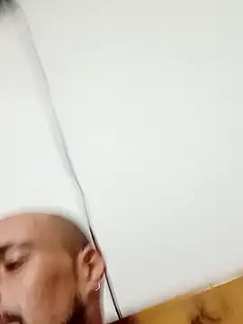 Snapshot of fire_menxxx001 chatting on January 4, 1:31 pm fire menxxx001 online show from January 4, 1:31 pm