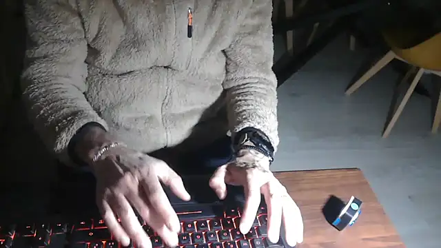 Adri gard online show from March 27, 10:00 pm