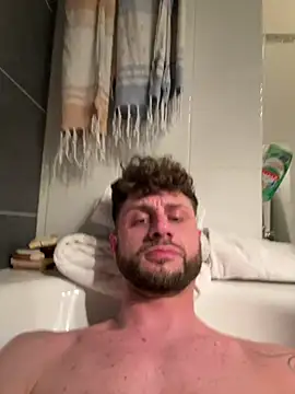 michifolli92 online show from March 13, 2:33 pm