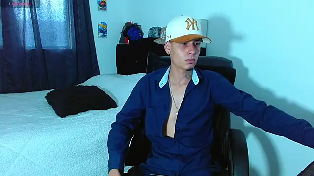 Bastiaan 28 online show from November 17, 8:45 pm