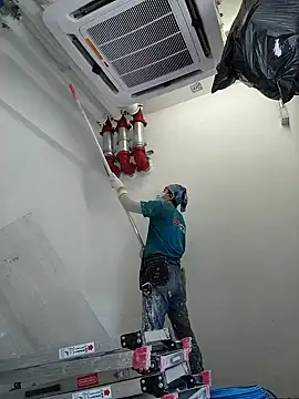 2tomka52052sex online show from January 6, 3:09 am