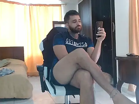 aronmiller404 online show from March 18, 1:44 pm