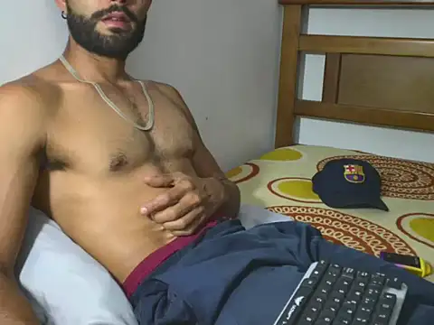 hideonbush051 online show from April 8, 4:38 pm