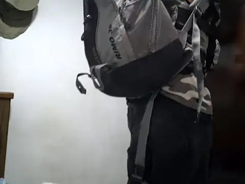 hideonbush051 online show from September 28, 4:05 pm