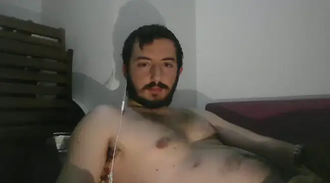 Snapshot of laynufff chatting on January 7, 3:44 pm laynufff online show from January 7, 3:44 pm