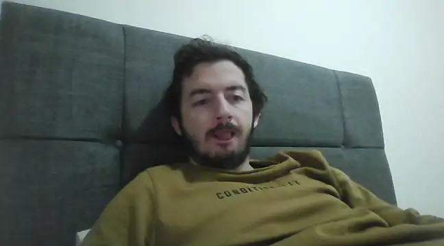 Snapshot of laynufff chatting on February 19, 7:06 am laynufff online show from February 19, 7:06 am