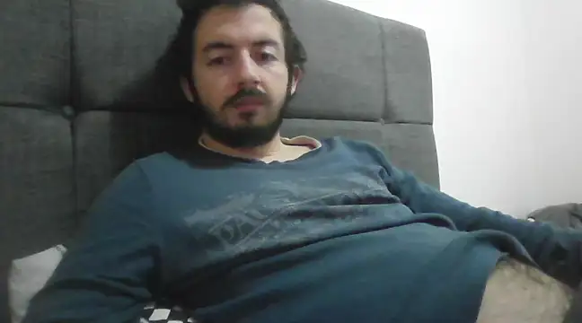 Snapshot of laynufff chatting on March 2, 6:48 am laynufff online show from March 2, 6:48 am