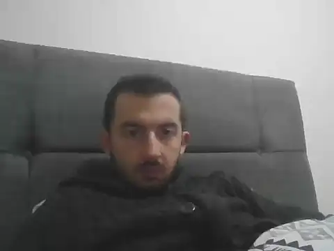 laynufff online show from December 4, 6:26 pm