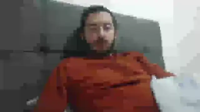 Snapshot of laynufff chatting on December 22, 5:01 am laynufff online show from December 22, 5:01 am