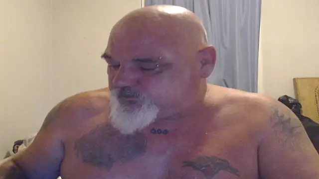 Snapshot of Newfiesausage1972 chatting on October 7, 7:51 pm Newfiesausage1972 online show from October 7, 7:51 pm