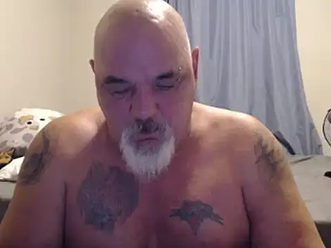 Snapshot of Newfiesausage1972 chatting on January 4, 12:27 pm Newfiesausage1972 online show from January 4, 12:27 pm