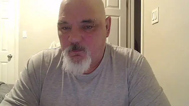 Snapshot of Newfiesausage1972 chatting on February 11, 11:10 am Newfiesausage1972 online show from February 11, 11:10 am