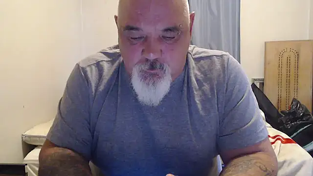 Snapshot of Newfiesausage1972 chatting on October 13, 1:28 pm Newfiesausage1972 online show from October 13, 1:28 pm
