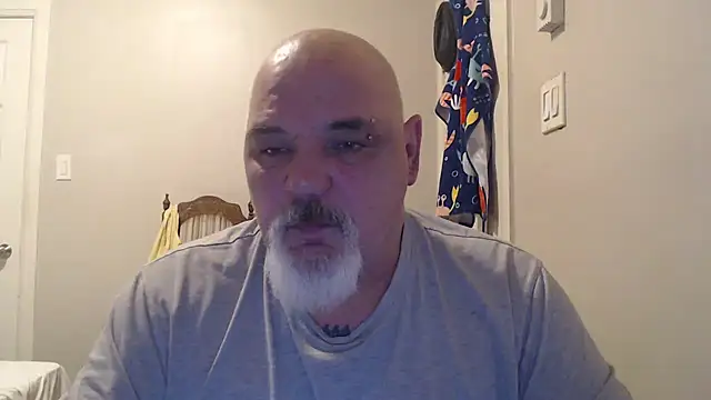 Snapshot of Newfiesausage1972 chatting on February 9, 2:18 pm Newfiesausage1972 online show from February 9, 2:18 pm