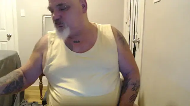 Snapshot of Newfiesausage1972 chatting on January 16, 8:25 pm Newfiesausage1972 online show from January 16, 8:25 pm