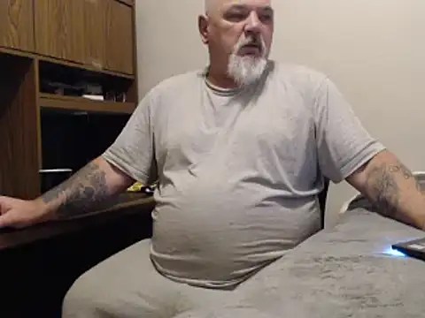 Snapshot of Newfiesausage1972 chatting on December 14, 11:50 am Newfiesausage1972 online show from December 14, 11:50 am