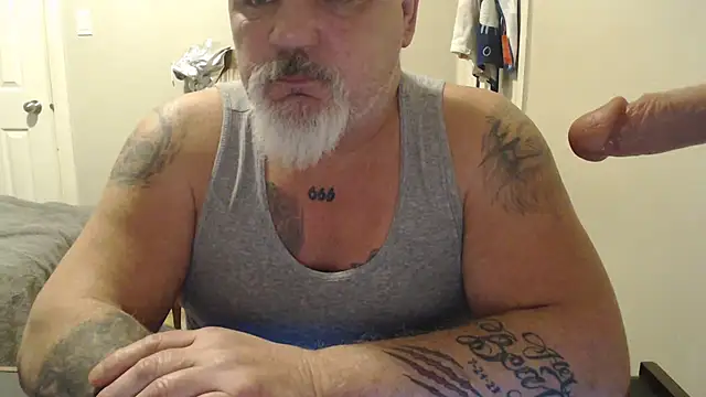 Snapshot of Newfiesausage1972 chatting on February 19, 11:49 am Newfiesausage1972 online show from February 19, 11:49 am