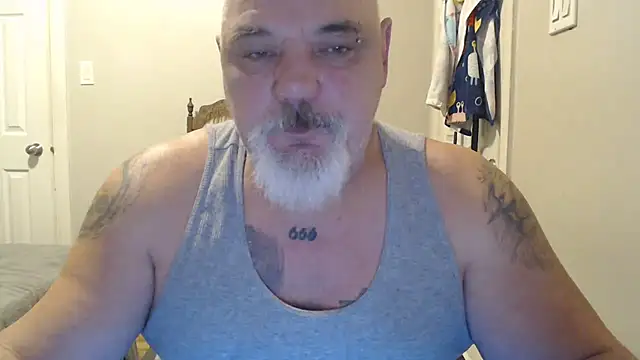 Snapshot of Newfiesausage1972 chatting on March 5, 1:28 pm Newfiesausage1972 online show from March 5, 1:28 pm