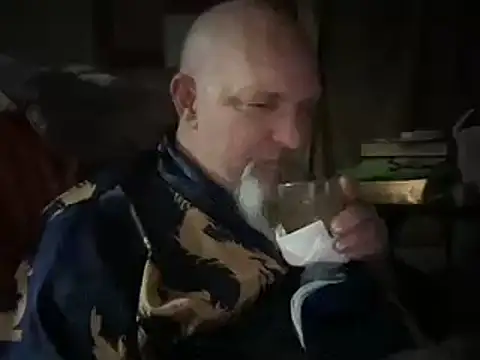 Snapshot of jonssmithe chatting on February 27, 1:46 am jonssmithe online show from February 27, 1:46 am