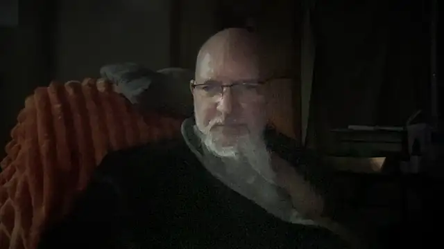 Snapshot of jonssmithe chatting on March 9, 2:39 am jonssmithe online show from March 9, 2:39 am
