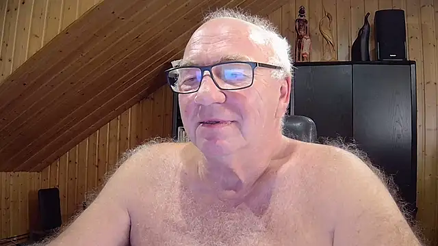 Snapshot of biggandybig chatting on October 5, 8:57 pm biggandybig online show from October 5, 8:57 pm