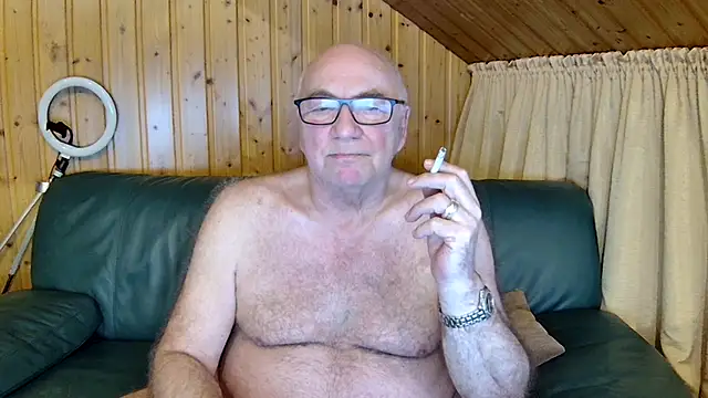 Snapshot of biggandybig chatting on January 27, 11:22 pm biggandybig online show from January 27, 11:22 pm
