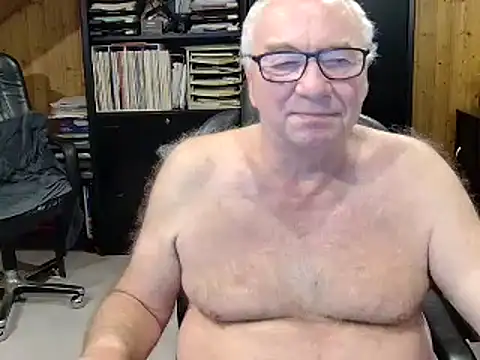 Snapshot of biggandybig chatting on January 16, 11:37 pm biggandybig online show from January 16, 11:37 pm