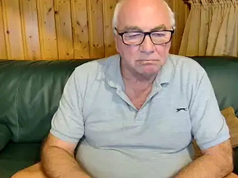 Snapshot of biggandybig chatting on February 25, 10:50 pm biggandybig online show from February 25, 10:50 pm