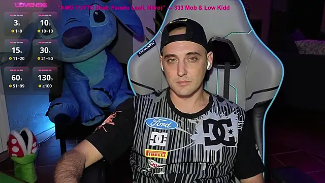 Snapshot of Gil_gamesh90 chatting on September 24, 5:22 pm Gil gamesh90 online show from September 24, 5:22 pm