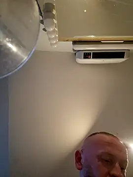 RomWoolf online show from February 18, 7:32 am