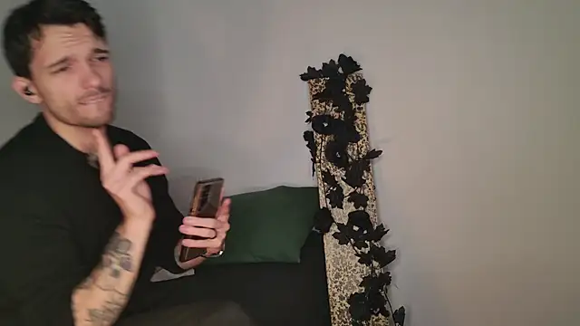 JackDesFeux online show from November 11, 10:42 am