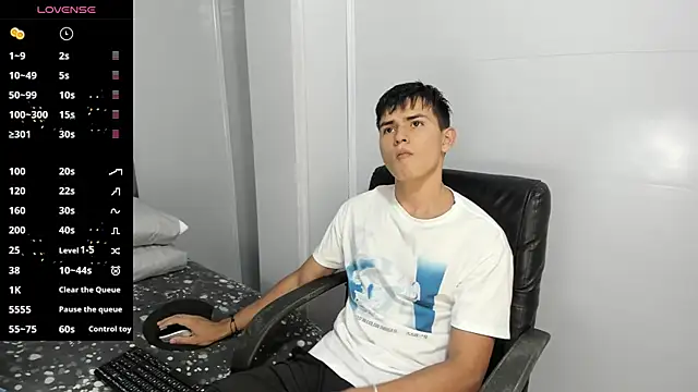 Snapshot of Jacobb_Lee chatting on January 13, 7:53 pm Jacobb Lee online show from January 13, 7:53 pm