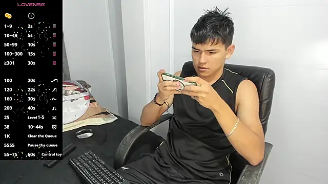 Snapshot of Jacobb_Lee chatting on February 20, 9:20 pm Jacobb Lee online show from February 20, 9:20 pm