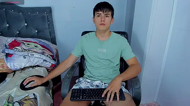 Snapshot of Jacobb_Lee chatting on October 20, 8:13 pm Jacobb Lee online show from October 20, 8:13 pm